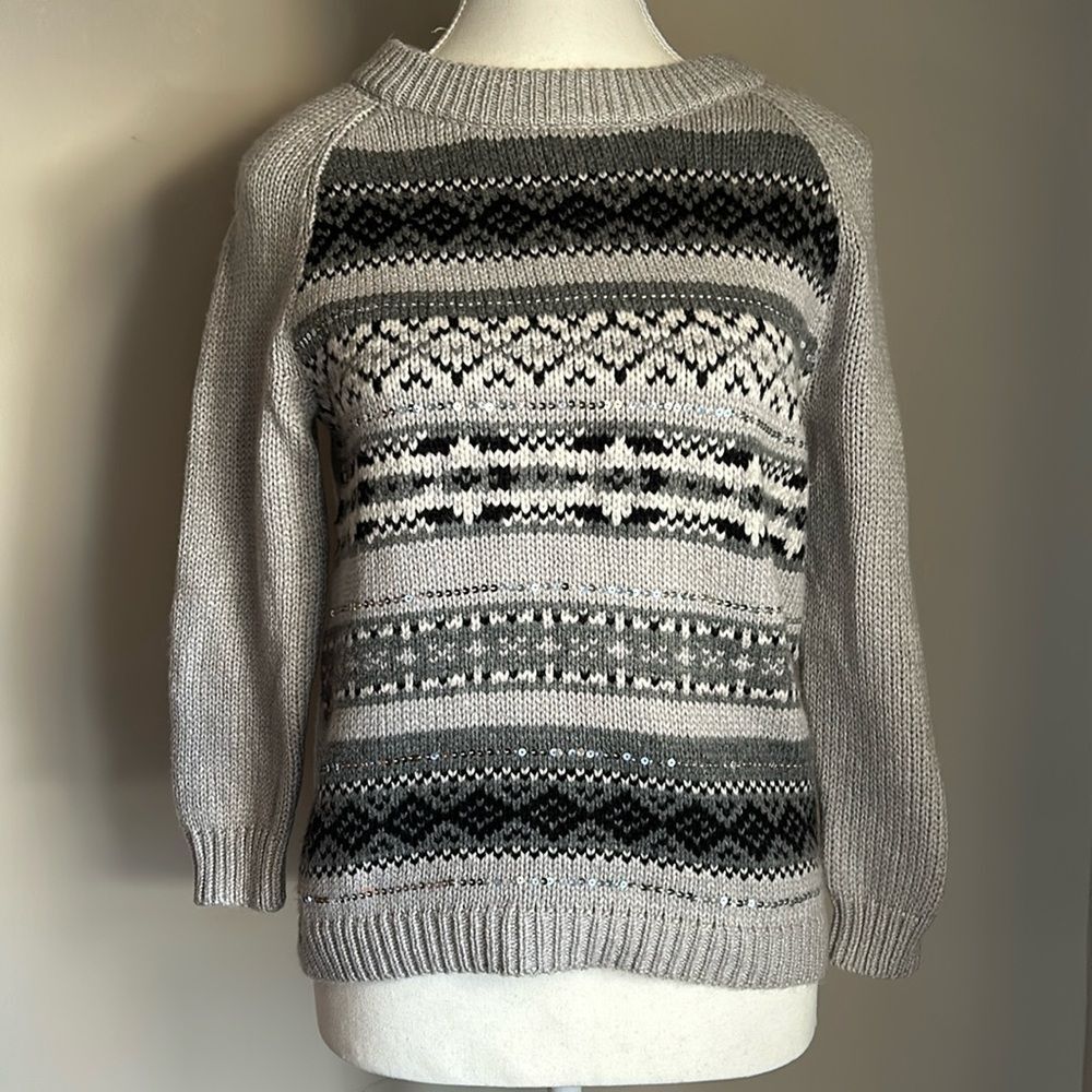 NWT Old Navy Gray and Black Sequin Knit Sweater. Size Medium